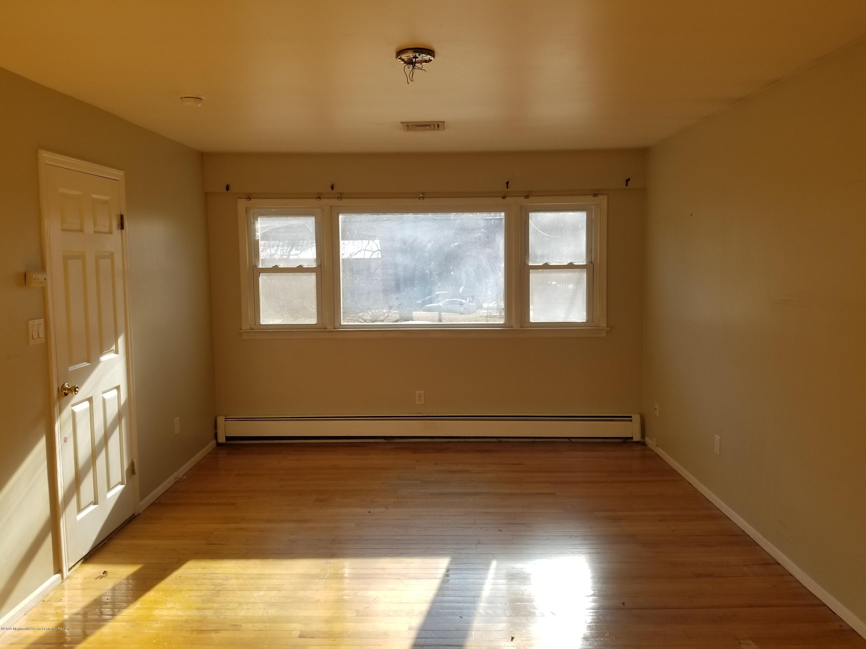 472 Freehold Road Jackson, NJ 08527 - Photo 8 of 31 20191212_103337