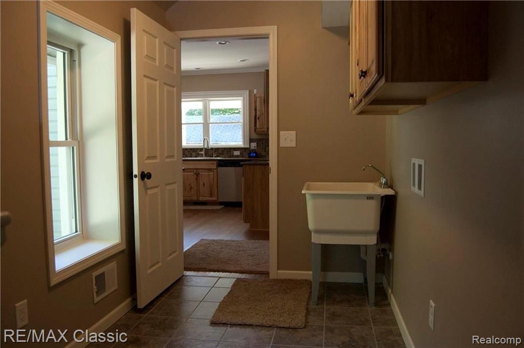 2038 Covert Road Burton, MI 48509 - Photo 13 of 25