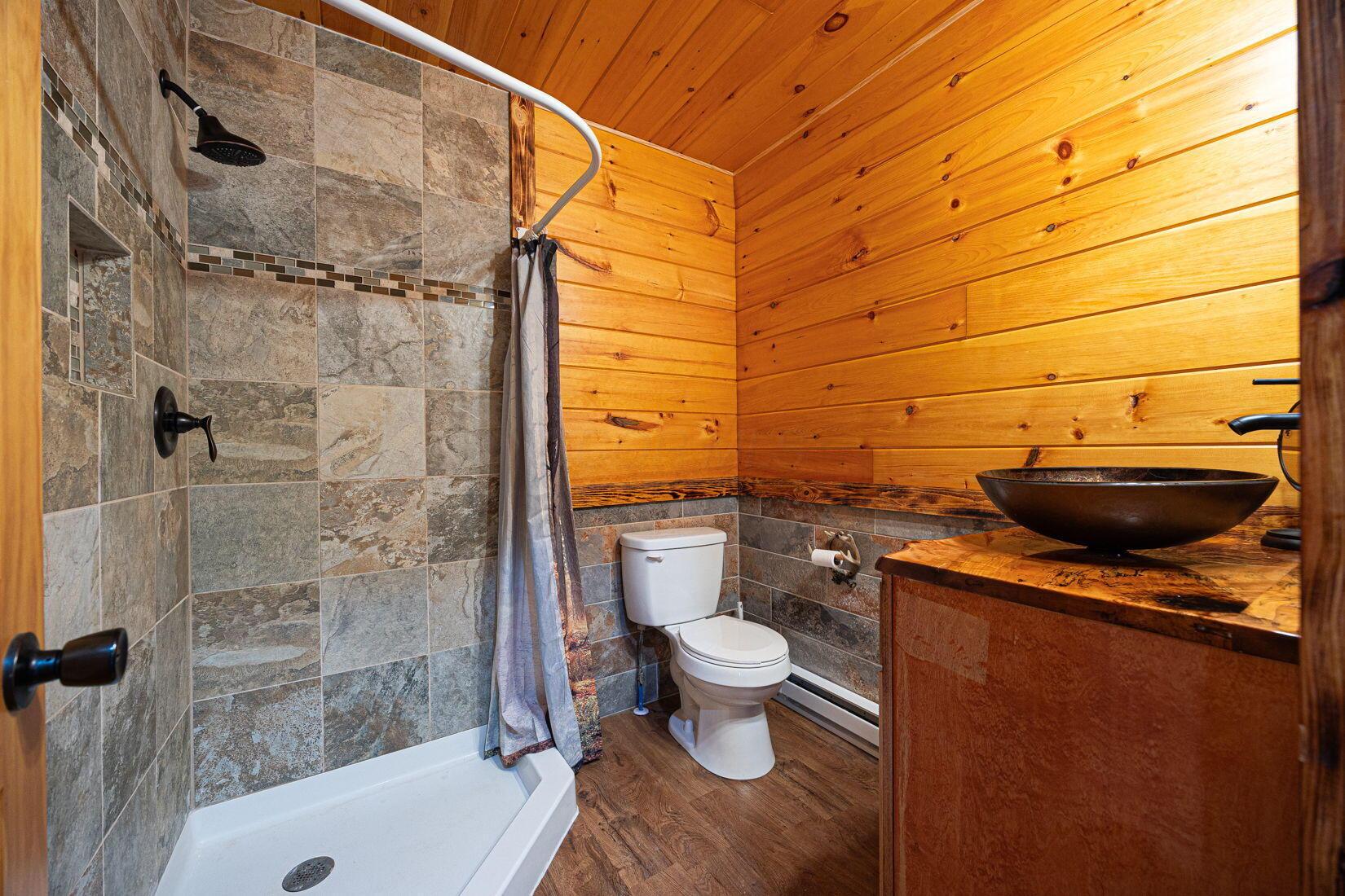 34047 West Buckingham Road Logan, OH 43138 - Photo 25 of 59 Bathroom