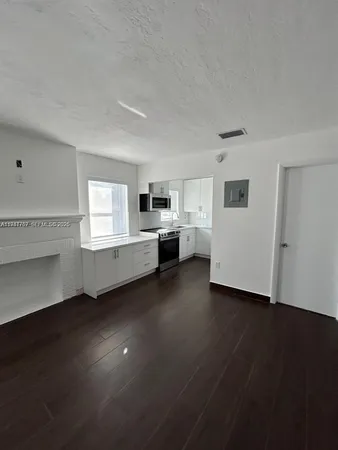 $2,300 | 1810 Northwest 34th Street, Unit 2, Miami, FL 33142