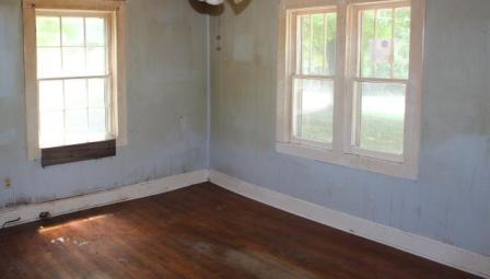 555 Corolla Road Sparta, TN 38583 - Photo 11 of 14 LIVING ROOM