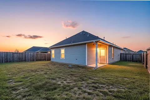 $2,100 | 31335 Horseshoe Mdw Bnd Lane, Fulshear, TX 77441