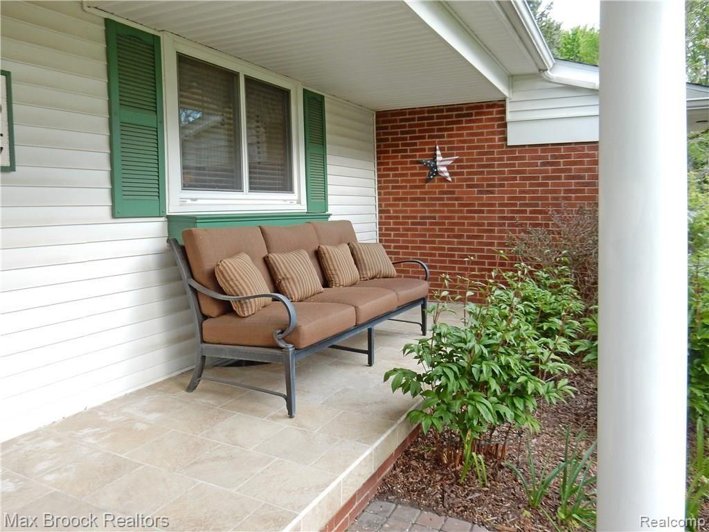 7047 Springridge Road West Bloomfield, MI 48322 - Photo 28 of 32
