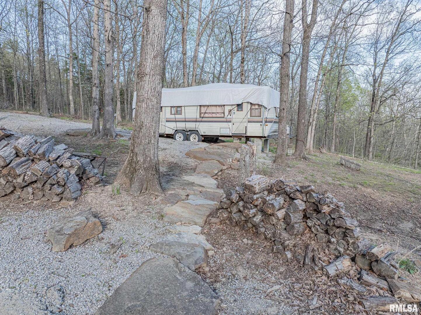 565 Dutton Chapel Road Herod, IL 62947 - Photo 15 of 54