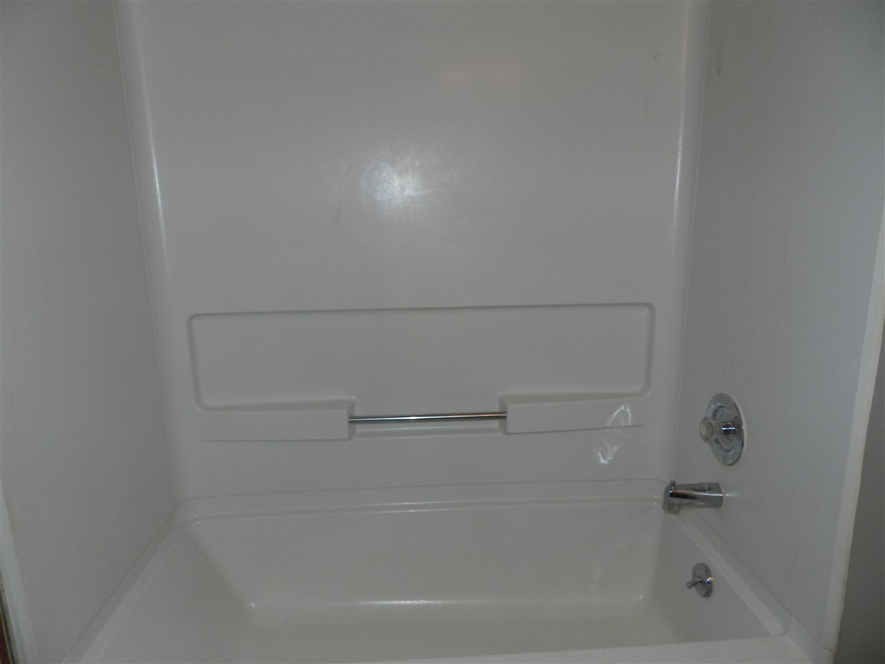 2010 Quaker Landing, Unit 103 Raleigh, NC 27603 - Photo 17 of 24 Bathroom