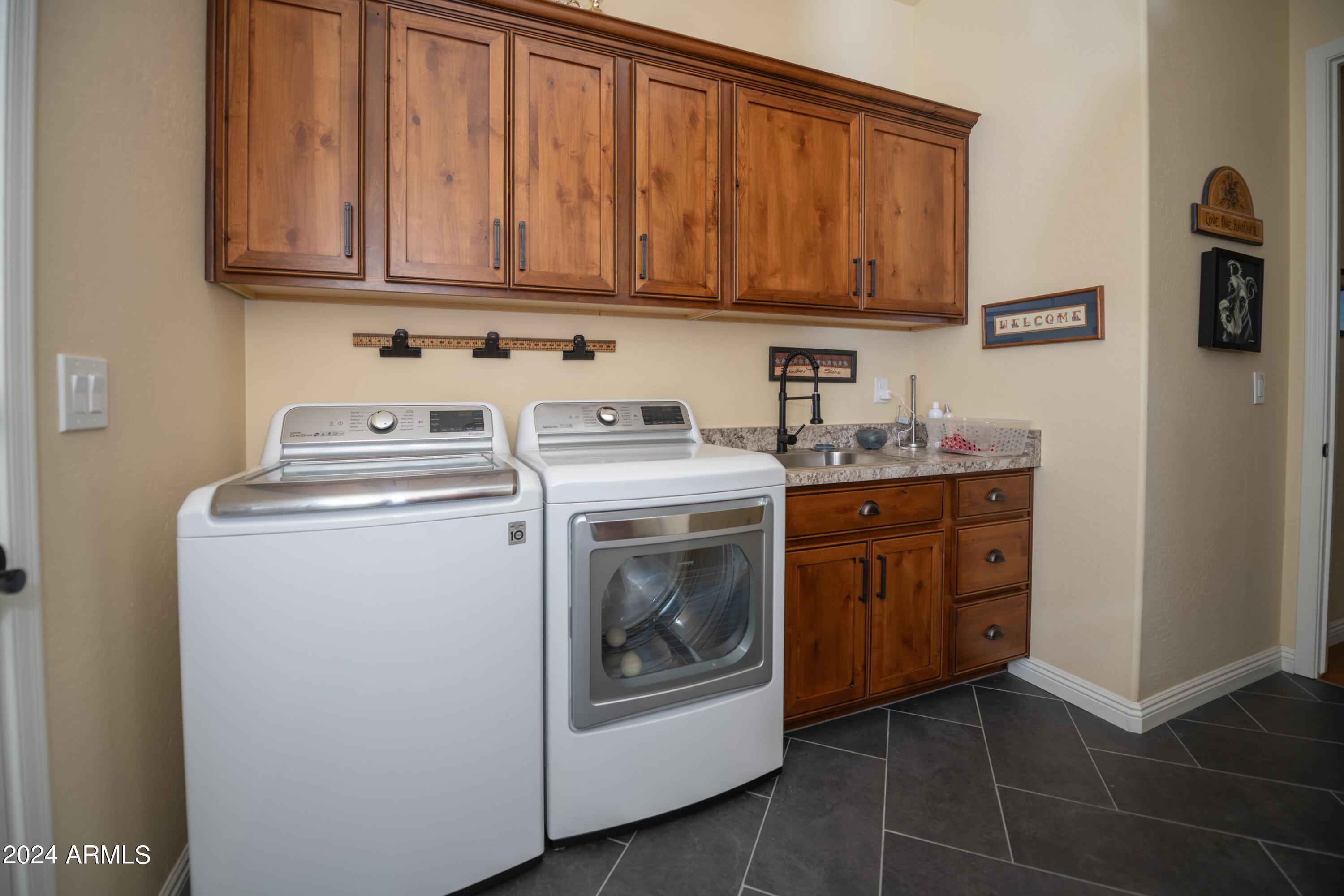 11445 Arrow Ranch Road Prescott, AZ 86305 - Photo 22 of 38 Laundry