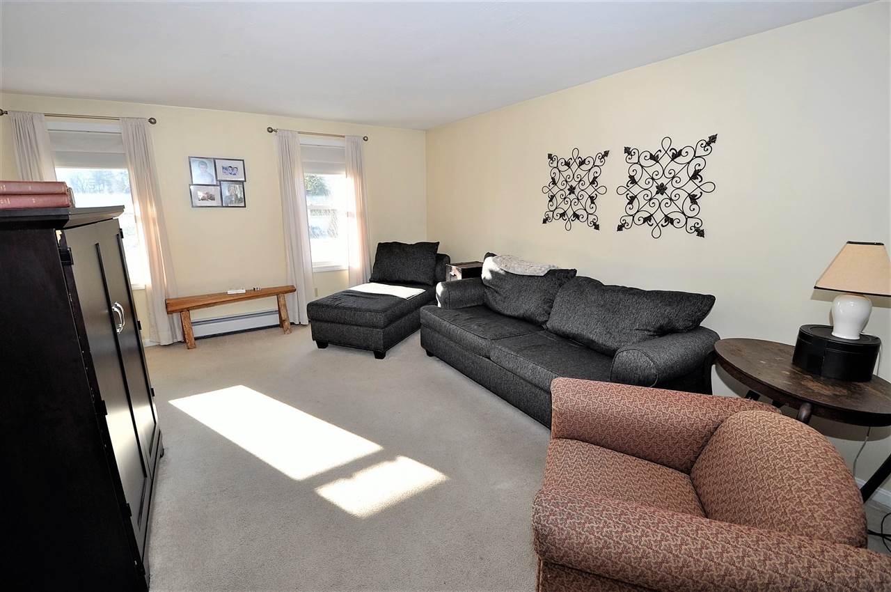 23 Smith Road Goffstown, NH 03045 - Photo 6 of 27 Gallery Image 6