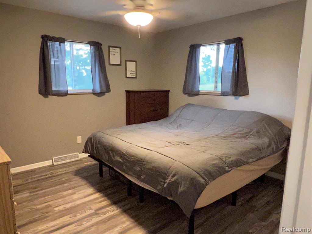 8322 Corunna Road Flint, MI 48532 - Photo 13 of 26