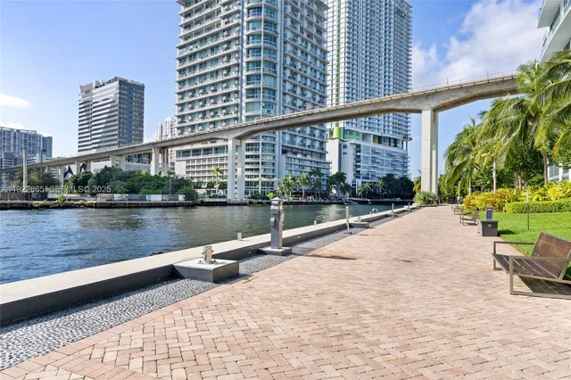$3,750 | 350 South Miami Avenue, Unit 1803, Miami, FL 33130