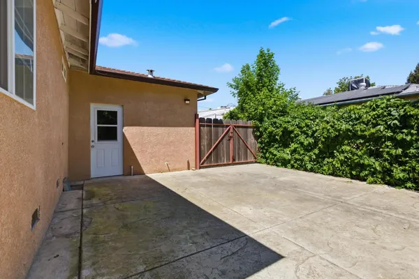 $299,900 | 1022 Fleda Avenue, Olivehurst, CA 95961