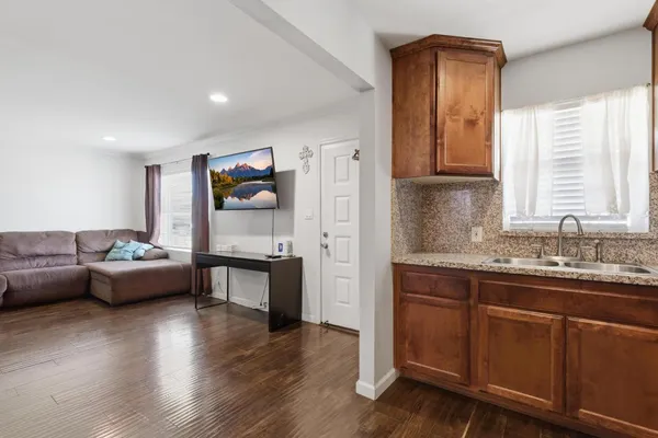 $299,900 | 1022 Fleda Avenue, Olivehurst, CA 95961