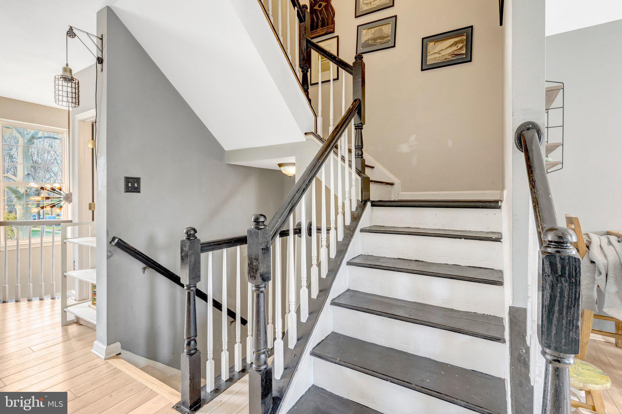 42888 Golf View Drive Chantilly, VA 20152 - Photo 18 of 29 a view of entryway