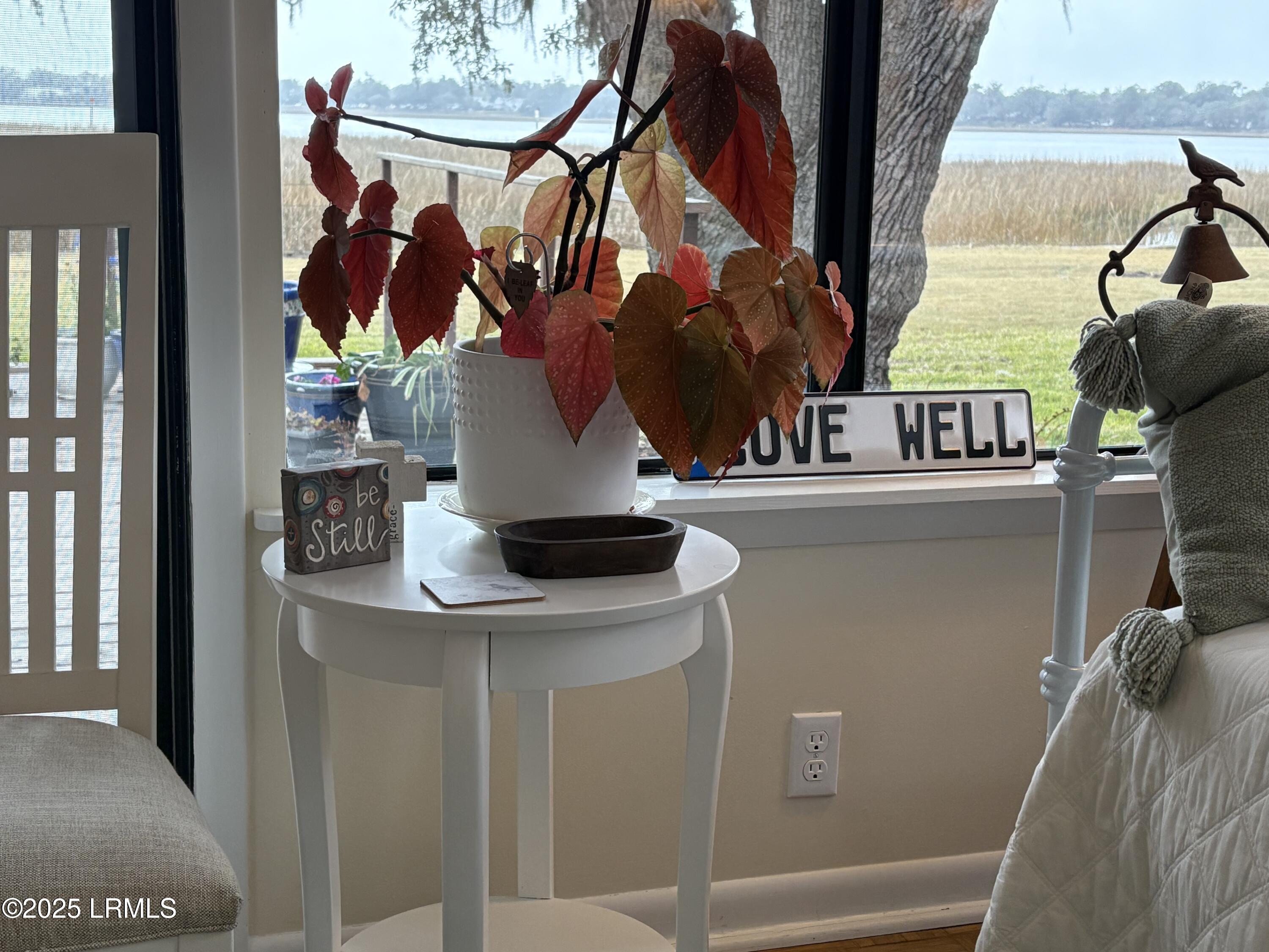 27 Colony Gardens Road, Unit B Beaufort, SC 29907 - Photo 15 of 40 Kathy Campbell - IMG_0459