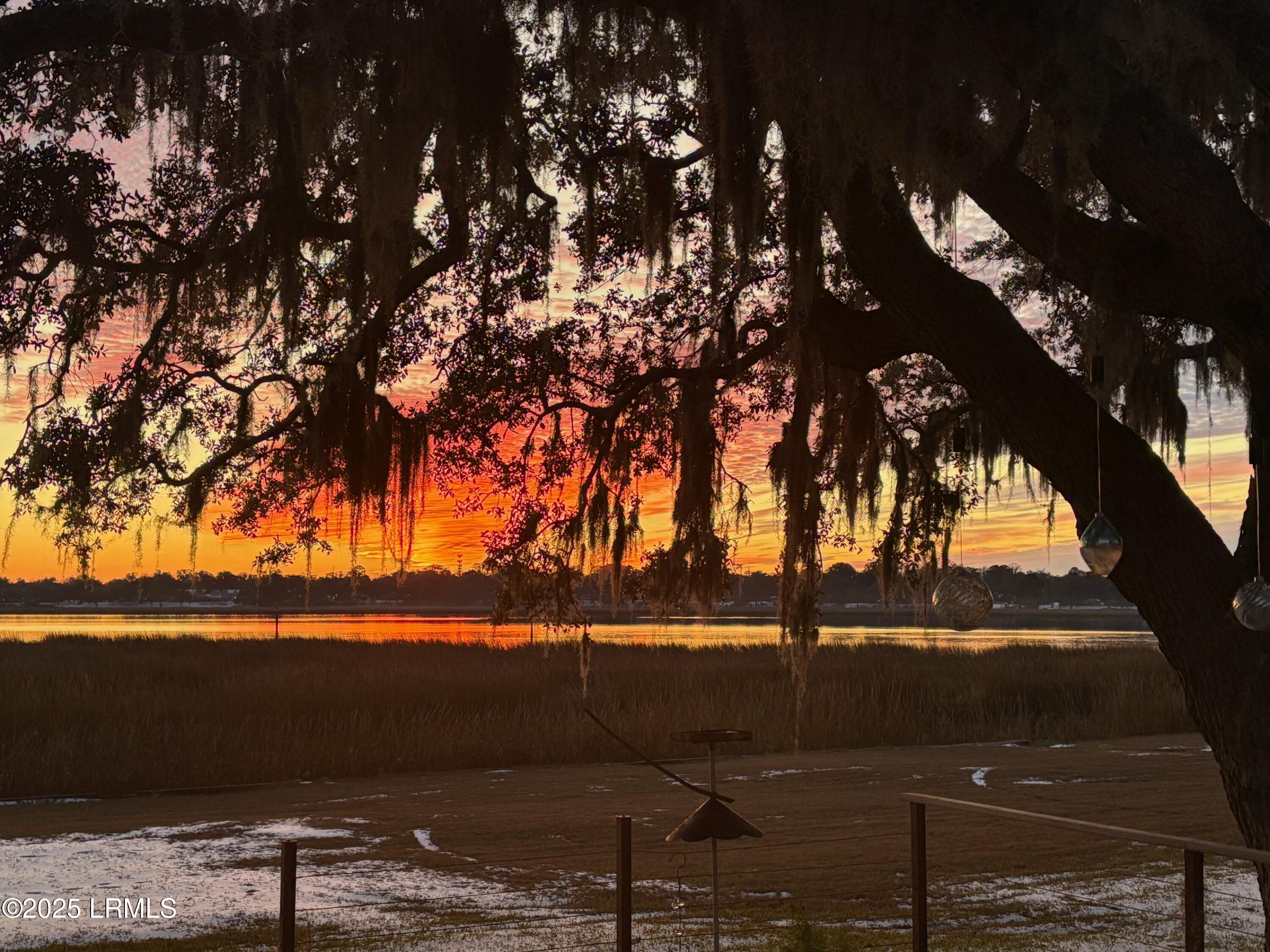 27 Colony Gardens Road, Unit B Beaufort, SC 29907 - Photo 5 of 40 IMG_0119