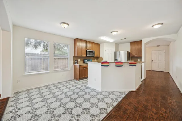 $1,950 | 14102 Kinsbourne Lane, Houston, TX 77014