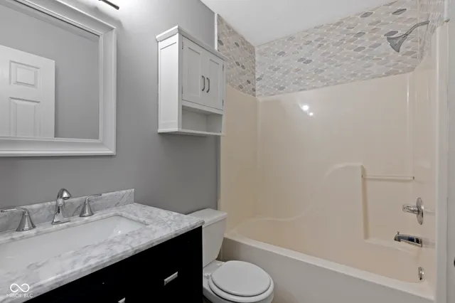 $299,900 | 3153 Kelsey Circle, Indianapolis, IN 46268