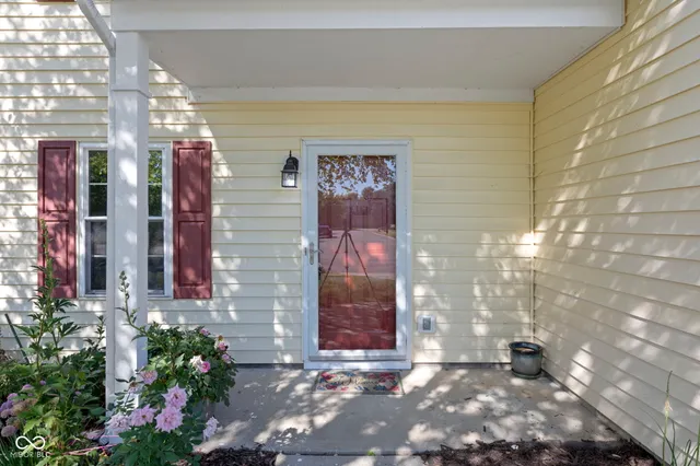 $299,900 | 3153 Kelsey Circle, Indianapolis, IN 46268