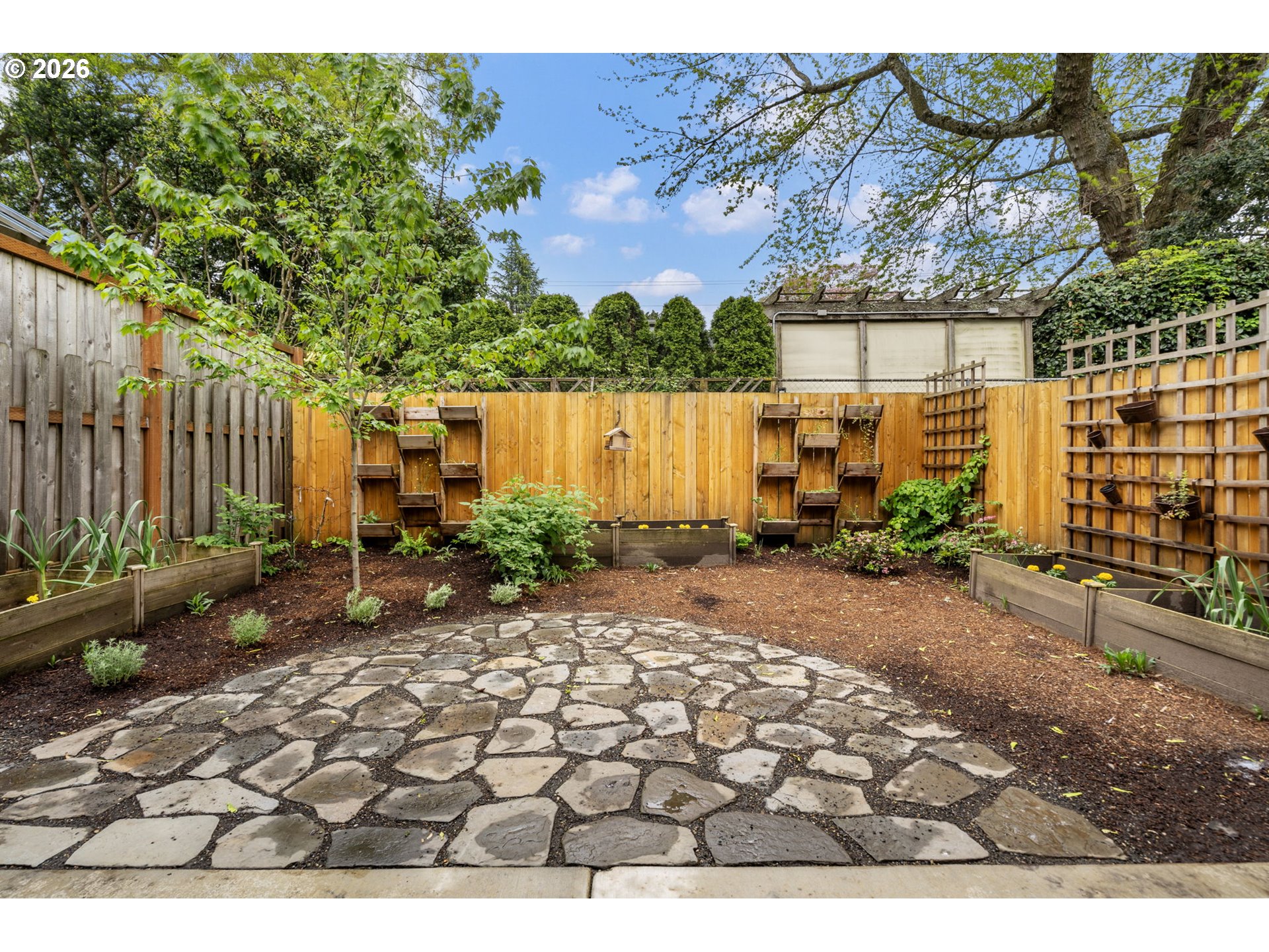 5546 Southeast Oak Street Portland, OR 97215 - Photo 26 of 28 Backyard