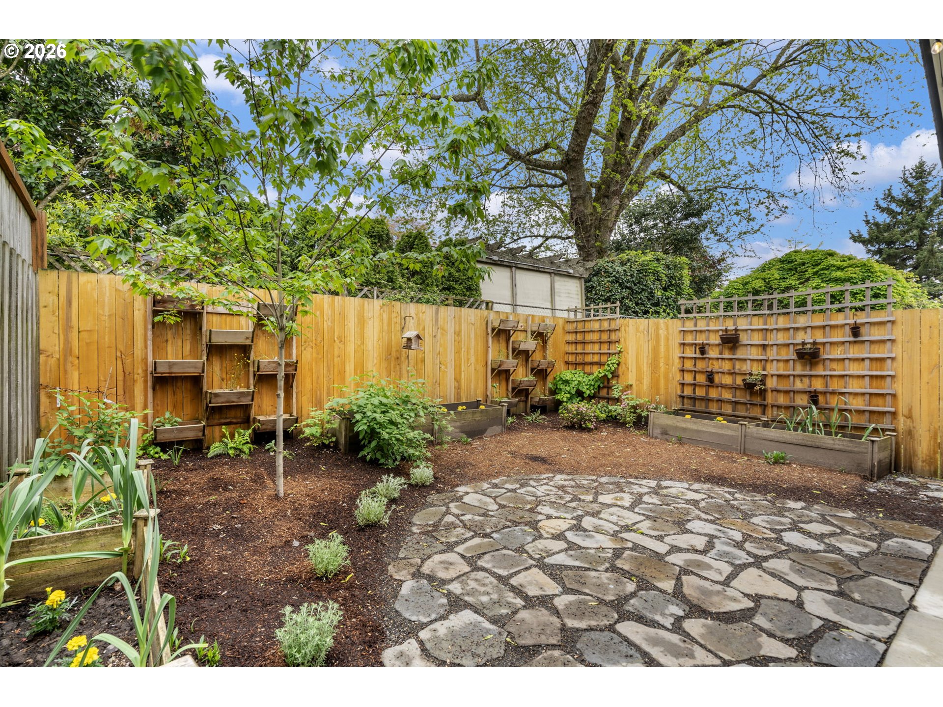 5546 Southeast Oak Street Portland, OR 97215 - Photo 27 of 28 Garden