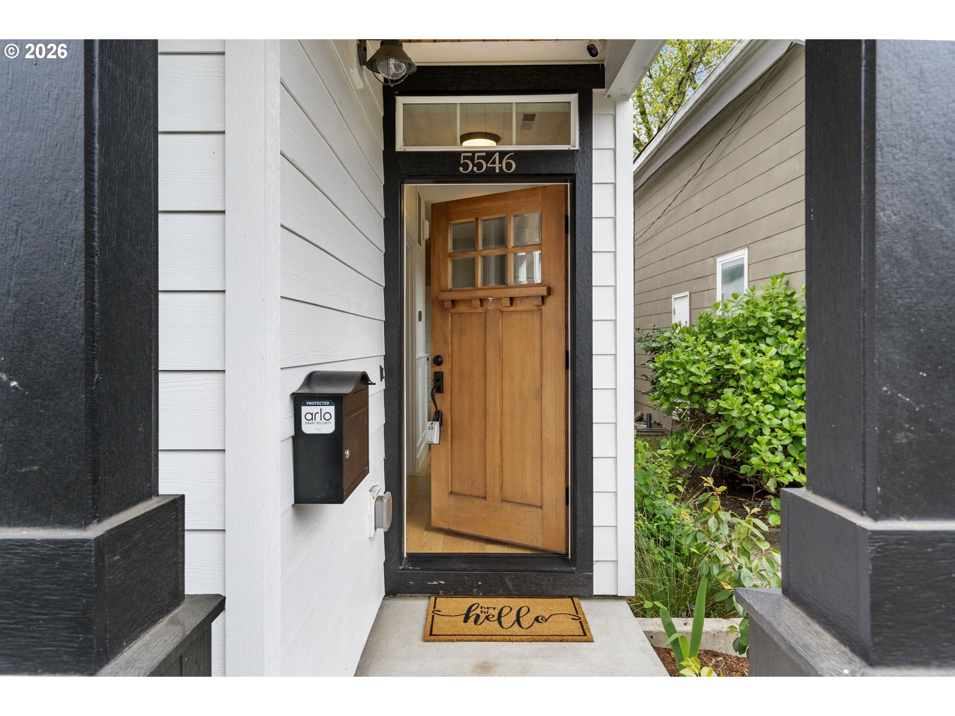 5546 Southeast Oak Street Portland, OR 97215 - Photo 3 of 28 Porch