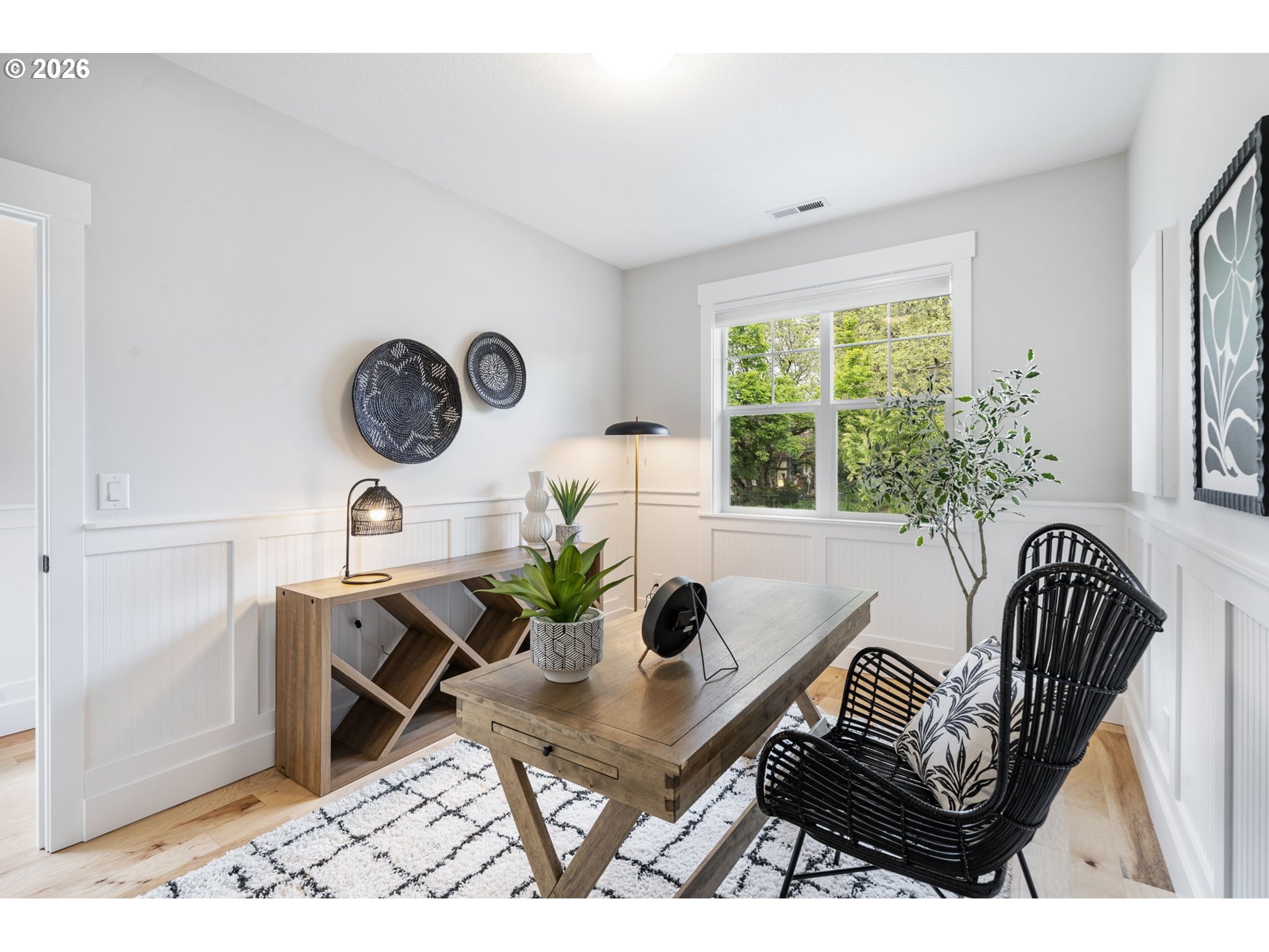 5546 Southeast Oak Street Portland, OR 97215 - Photo 6 of 28 Den/Office