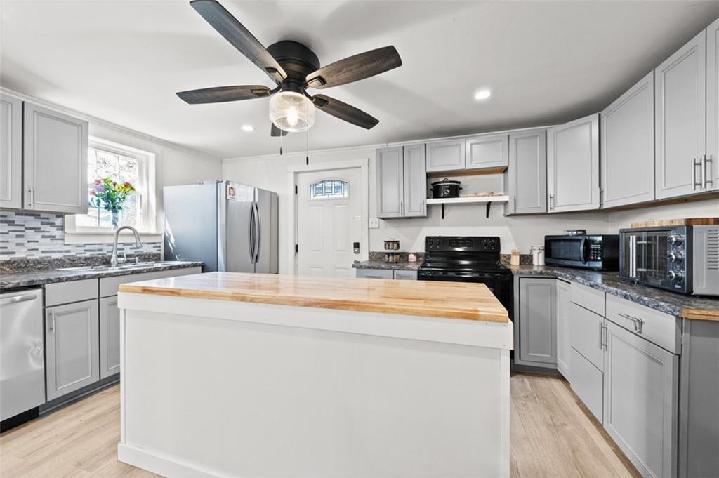 134 Francis Road Perryopolis, PA 15473 - Photo 5 of 30