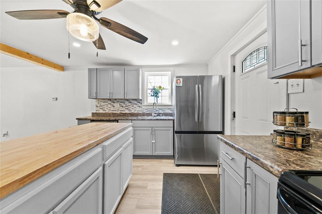 134 Francis Road Perryopolis, PA 15473 - Photo 7 of 30