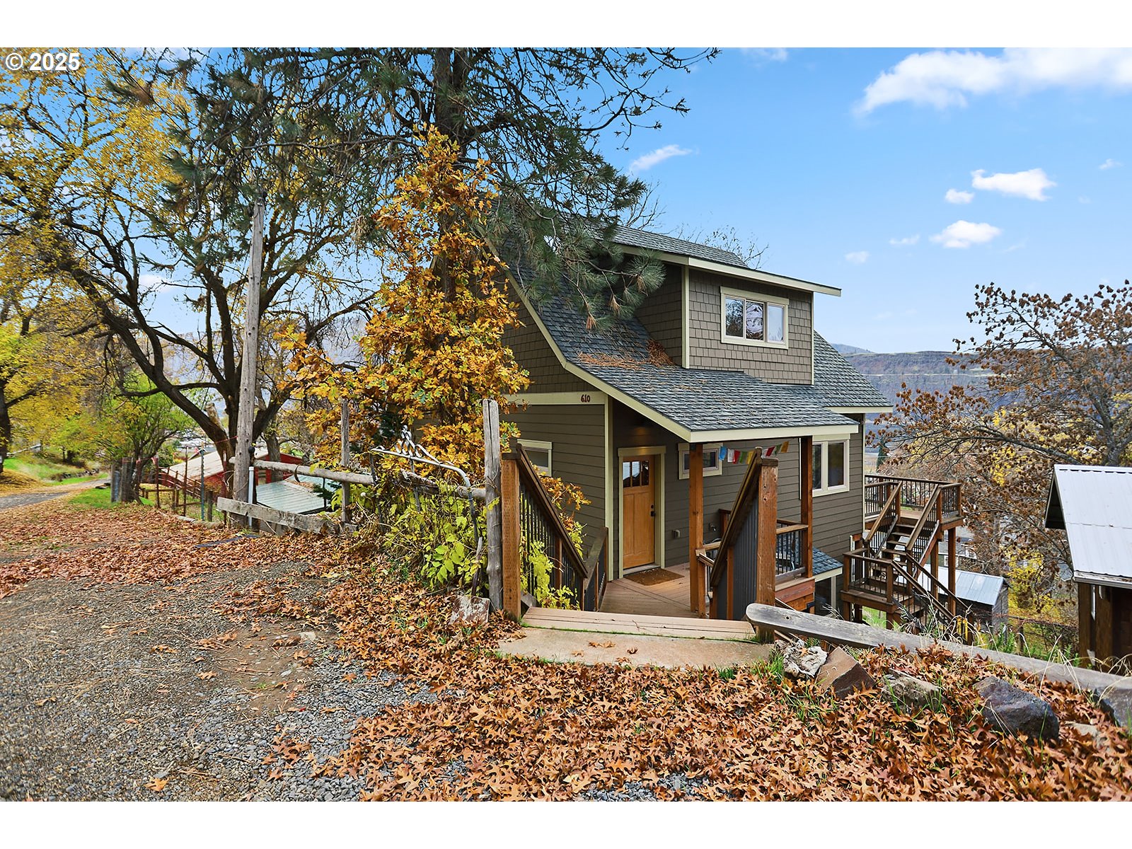 608 Columbia Avenue Lyle, WA 98635 - Photo 2 of 48