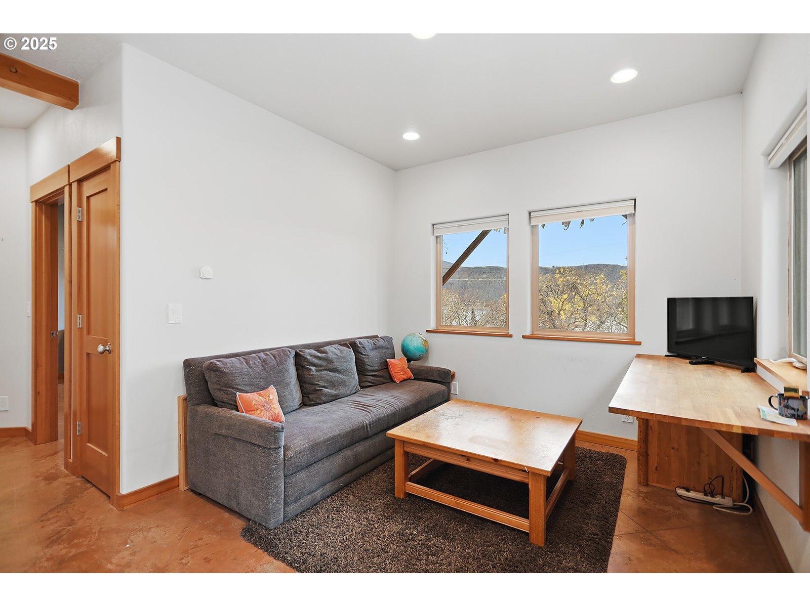 608 Columbia Avenue Lyle, WA 98635 - Photo 34 of 48