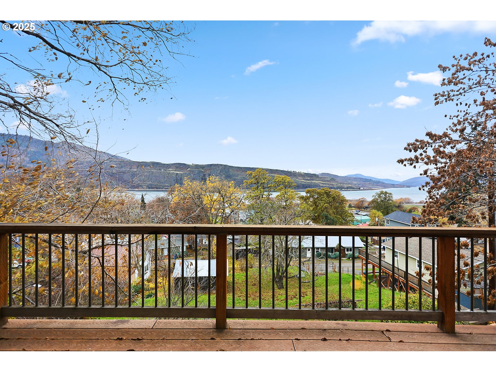 608 Columbia Avenue Lyle, WA 98635 - Photo 9 of 48