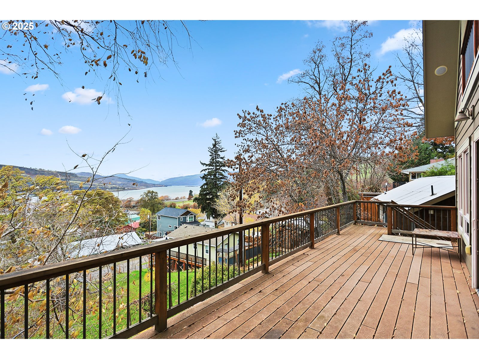 608 Columbia Avenue Lyle, WA 98635 - Photo 10 of 48