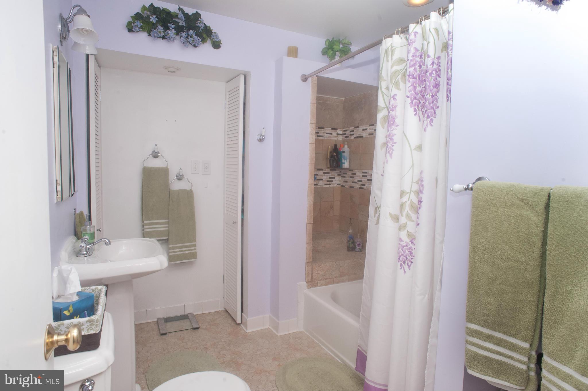 235 Asbury Road Pasadena, MD 21122 - Photo 12 of 19 Bath