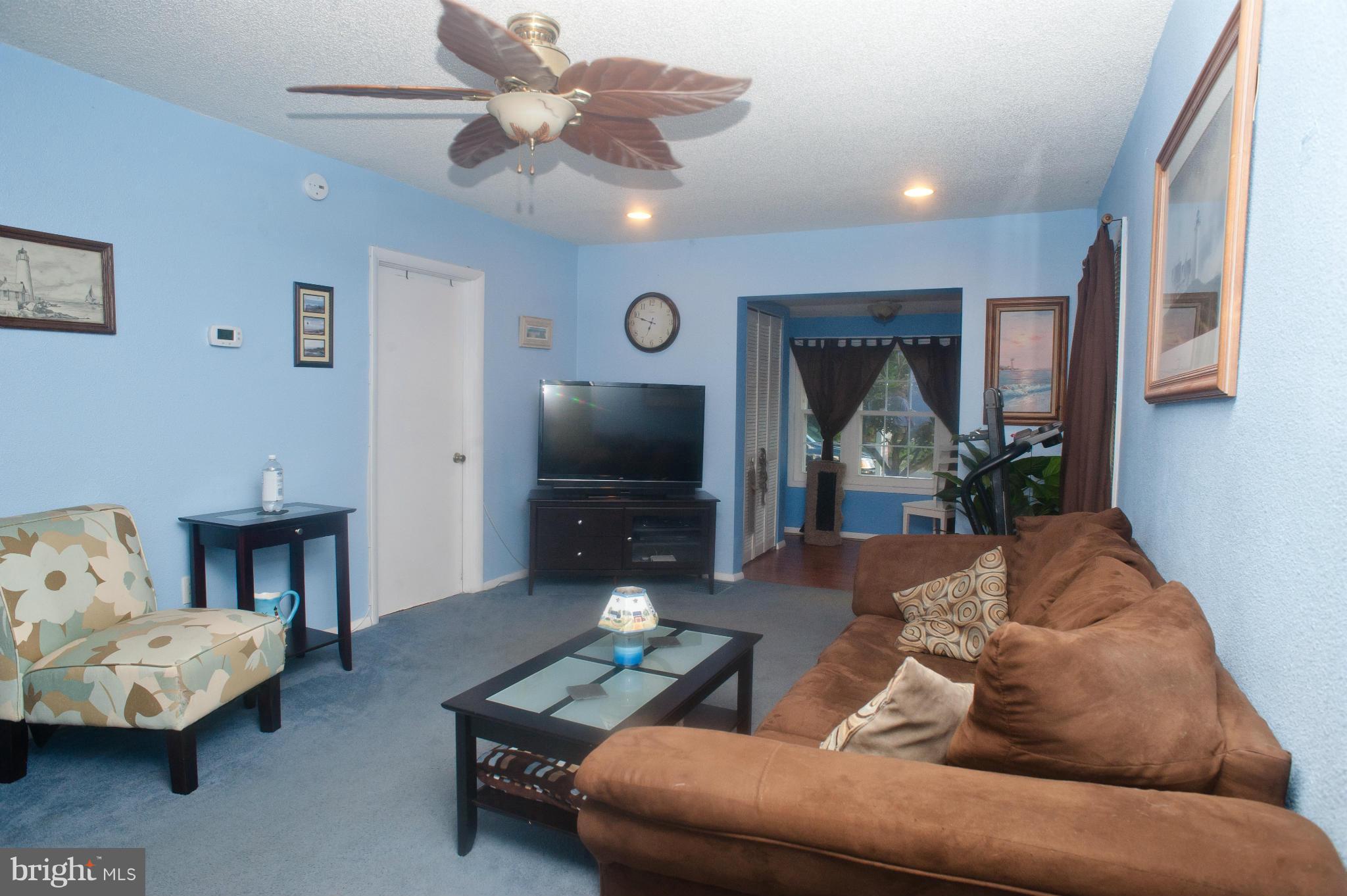 235 Asbury Road Pasadena, MD 21122 - Photo 5 of 19 Living Room