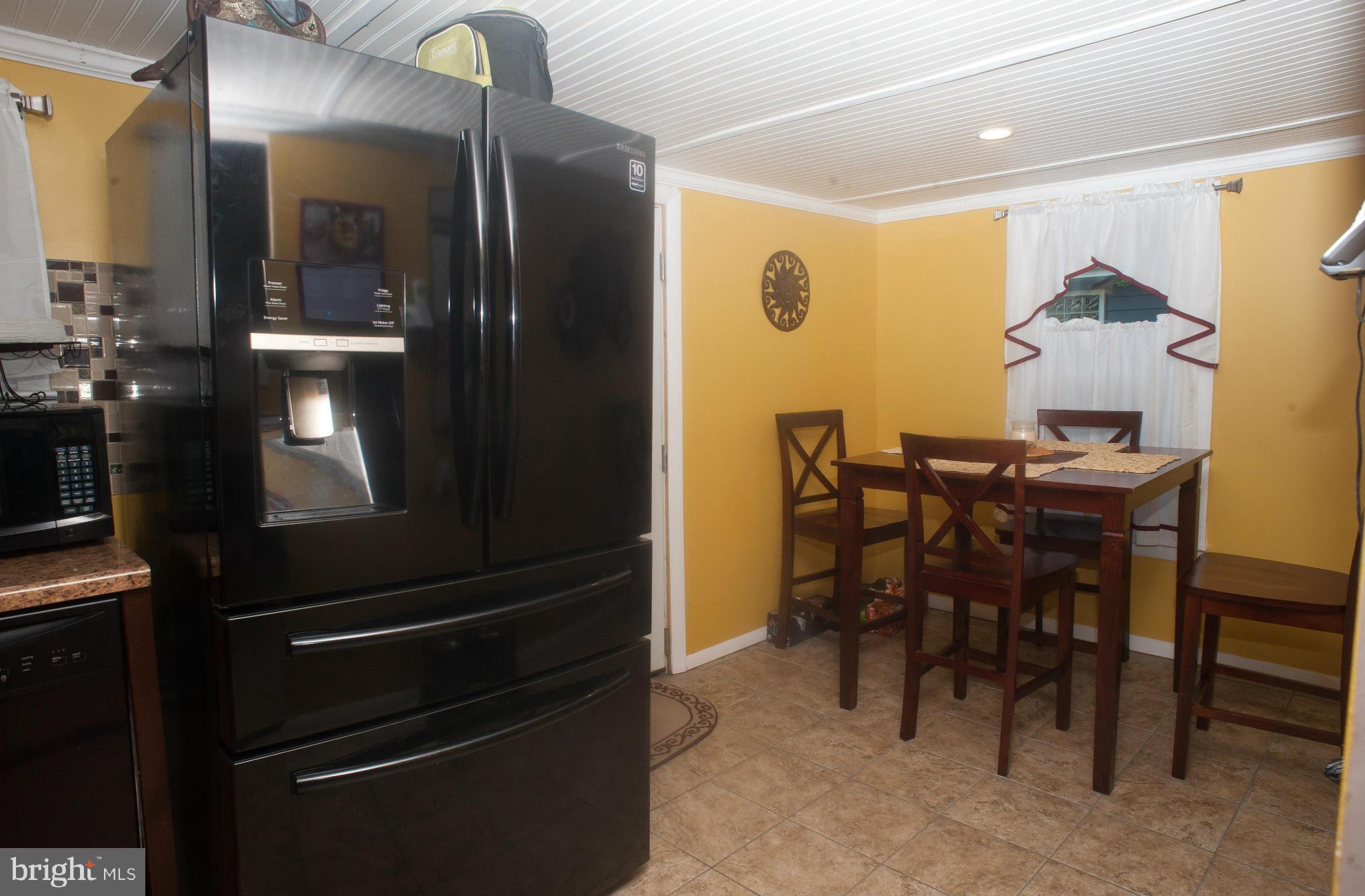 235 Asbury Road Pasadena, MD 21122 - Photo 6 of 19 Kitchen