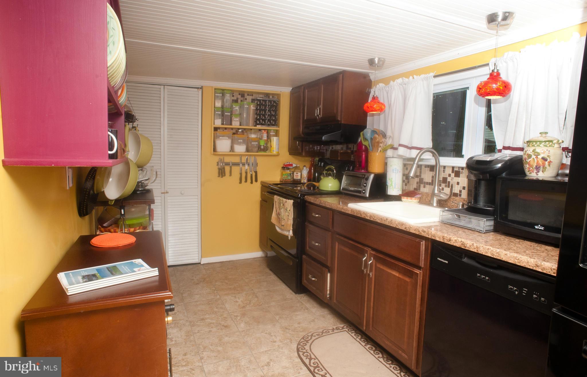 235 Asbury Road Pasadena, MD 21122 - Photo 7 of 19 Kitchen