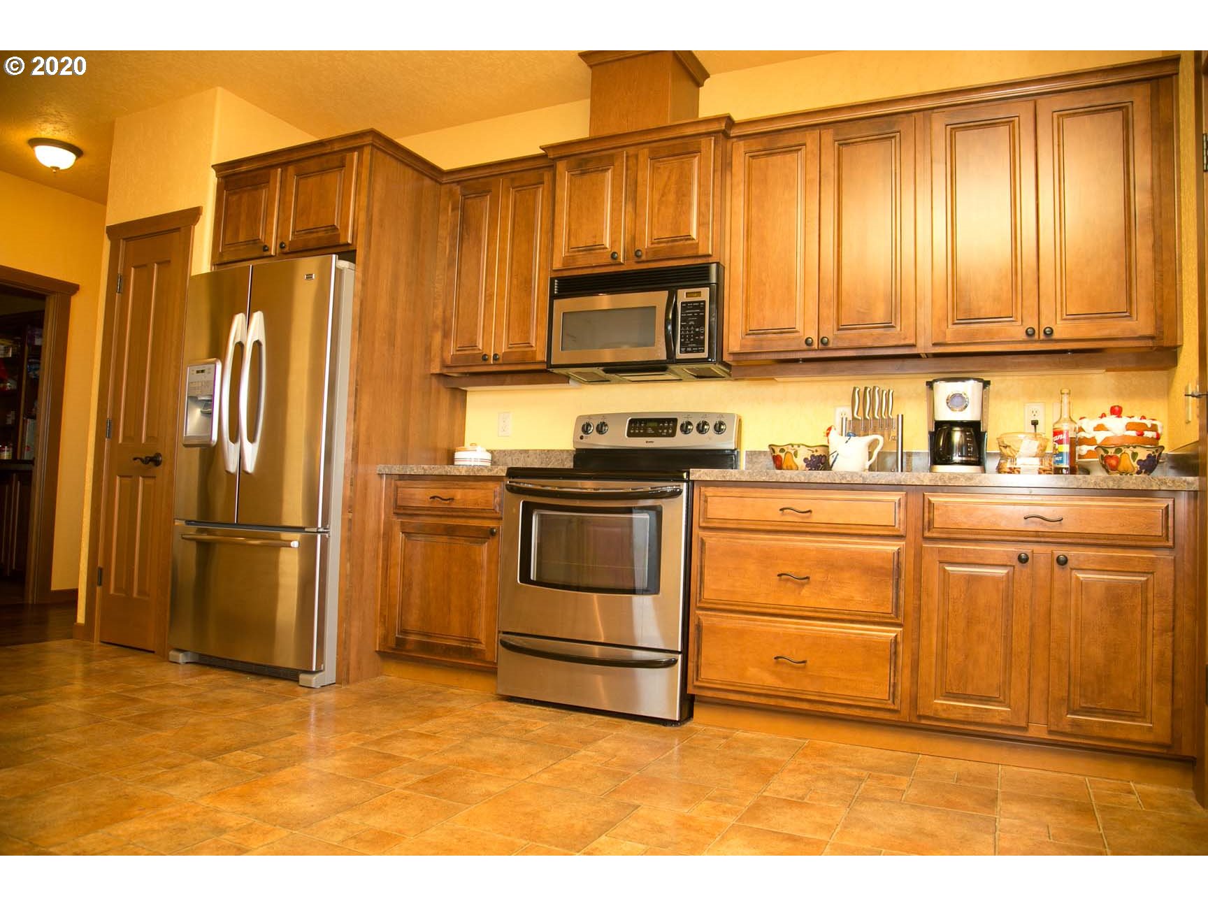 986 Mission Ridge Road The Dalles, OR 97058 - Photo 4 of 31 Gallery Image 4