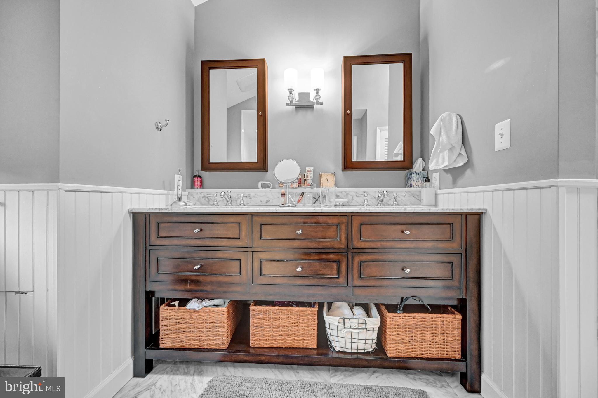 2428 Mt Ventus Road Manchester, MD 21102 - Photo 24 of 39 Double sinks