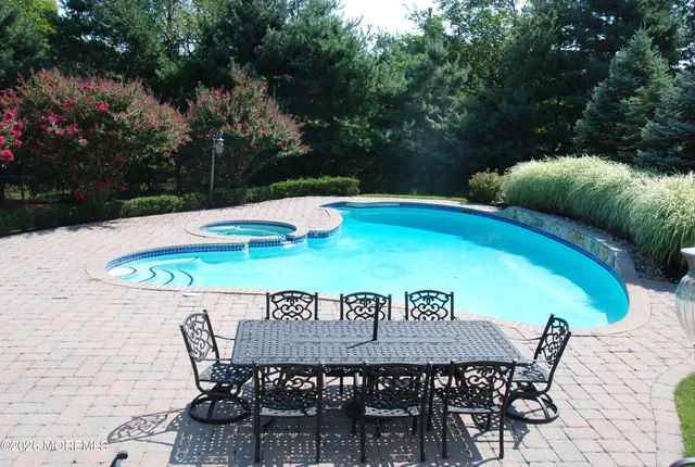 $1,500,000 | 8 Landmark Lane, Marlboro, NJ 07746