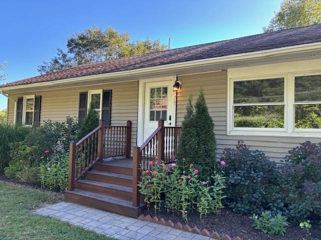 79 Old Chester Road Derry, NH 03038 - Photo 1 of 11