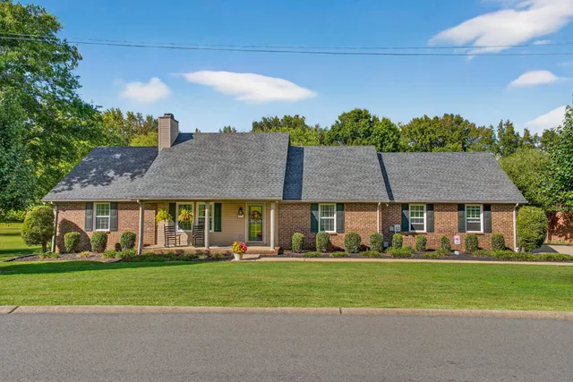 $480,000 | 102 Arrowood Drive, Cottontown, TN 37048