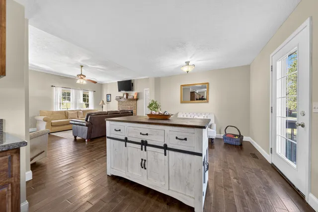 $480,000 | 102 Arrowood Drive, Cottontown, TN 37048