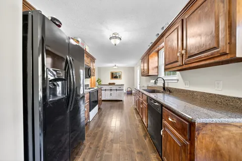 $480,000 | 102 Arrowood Drive, Cottontown, TN 37048