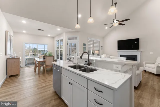 $975,000 | 595 Lovers Lane, Lancaster, VA 22503