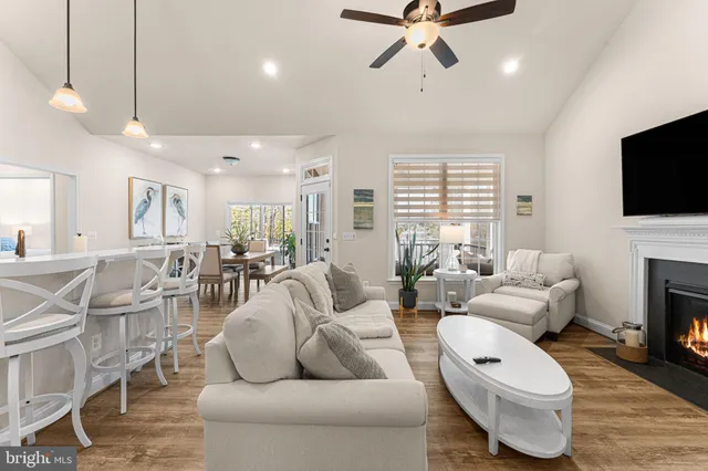 $975,000 | 595 Lovers Lane, Lancaster, VA 22503