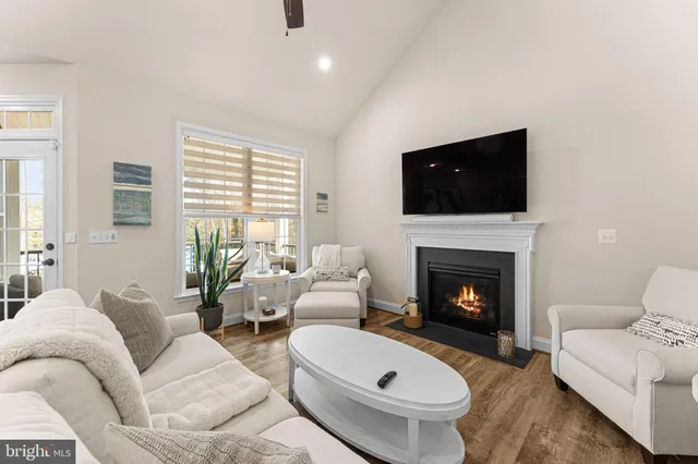 $975,000 | 595 Lovers Lane, Lancaster, VA 22503