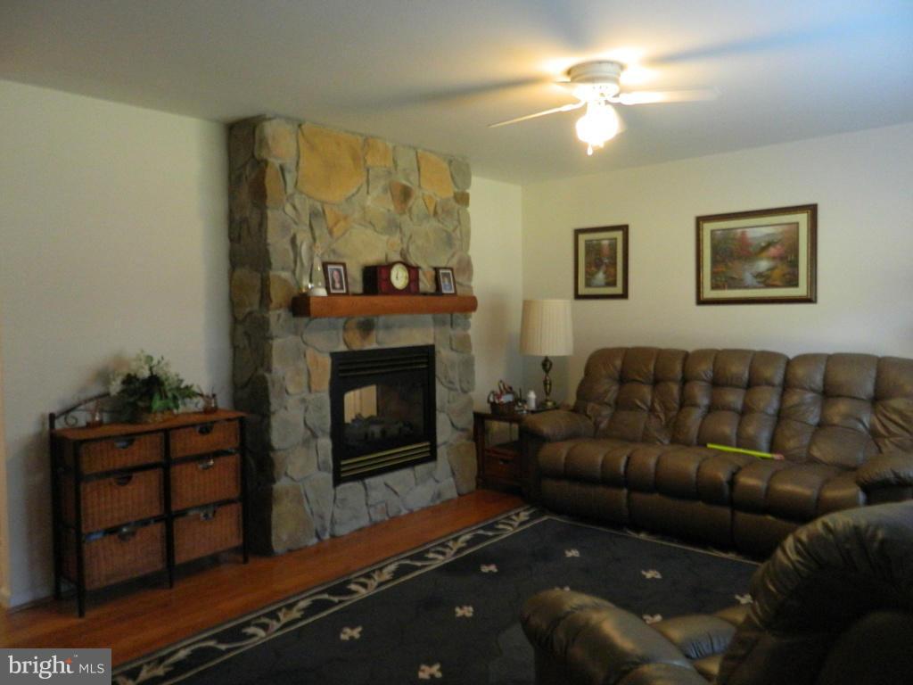 26041 Garey Road Denton, MD 21629 - Photo 3 of 25 Living Room