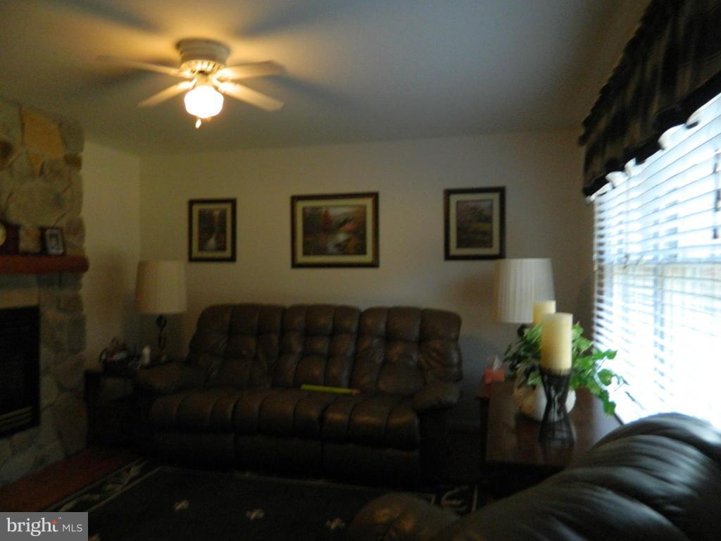 26041 Garey Road Denton, MD 21629 - Photo 4 of 25 Living Room