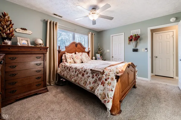 $290,000 | 5834 Cross Bridge Circle, Plainfield, IN 46168
