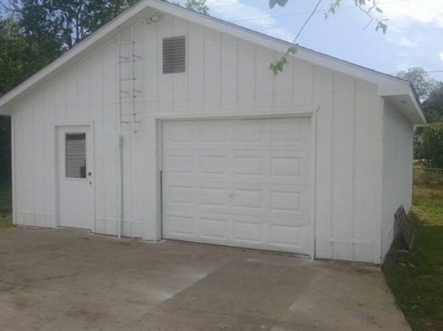 22143 Magnolia Street Robertsdale, AL 36567 - Photo 15 of 15 Garage or workshop