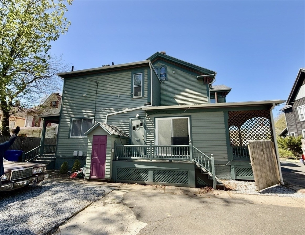 127-129 Thompson Street Springfield, MA 01109 - Photo 5 of 39